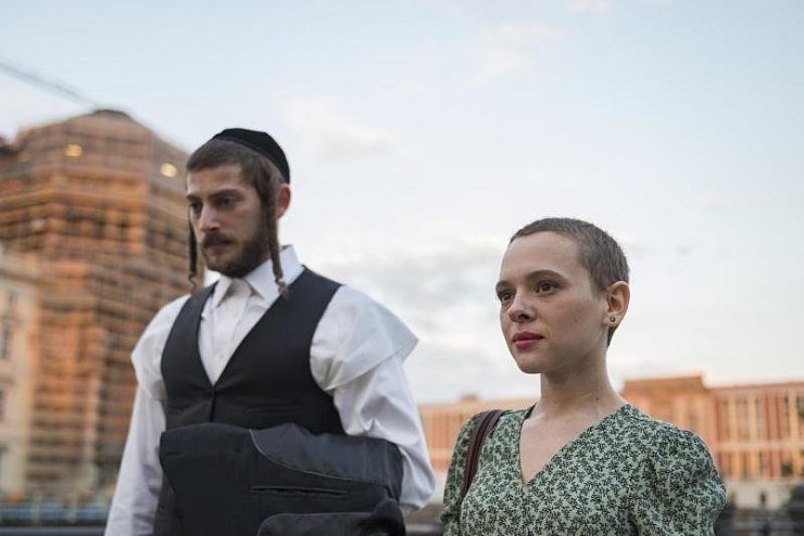 Unorthodox - &copy; Foto: Anika Molnar/Netflix/dpa