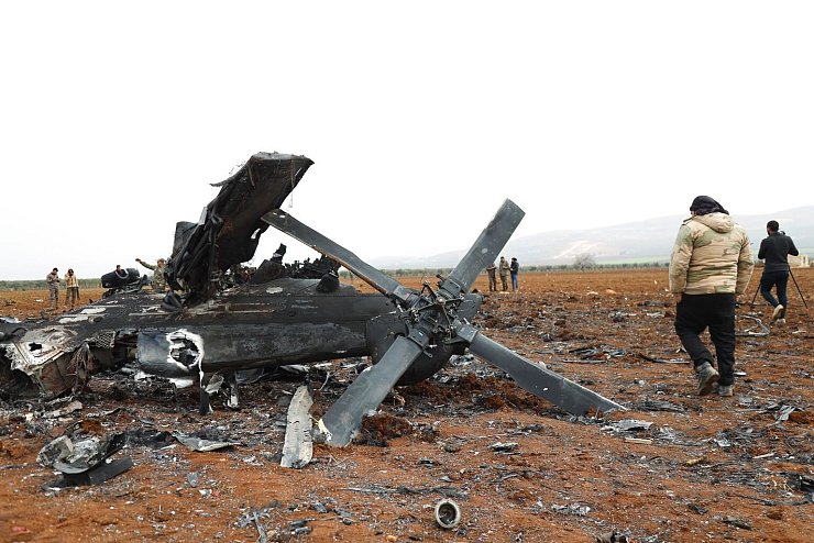 Hubschrauber-Wrack - &copy; Foto: Omar Albam/AP/dpa