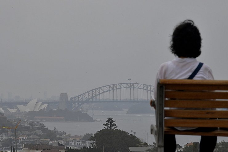 Rauch über Sydney - © Foto: Bianca De Marchi/AAP/dpa