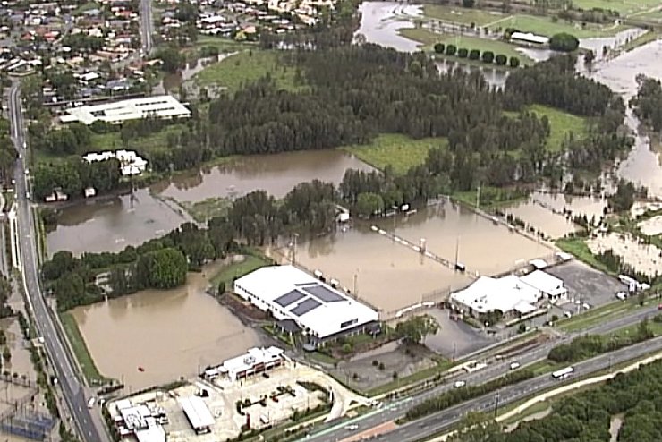 Überflutete Felder - © Foto: -/Australian Broadcasting Corporation, Channel 7, Channel 9/AP/dpa