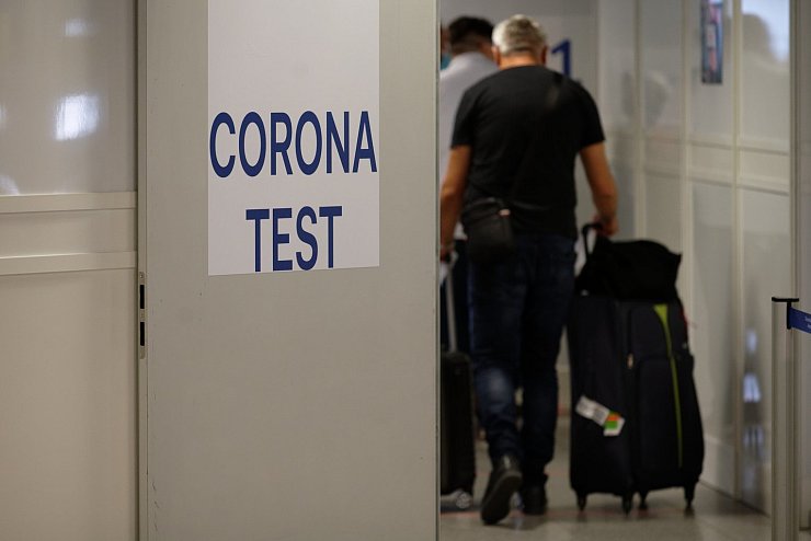 Flughafen - &copy; Foto: Henning Kaiser/dpa