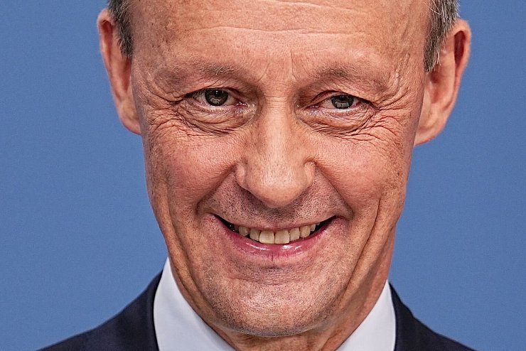 Merz - © Foto: Michael Kappeler/dpa