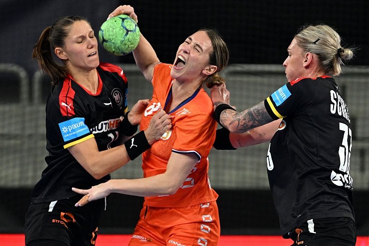 Robuste Abwehr - &copy; Foto: Federico Gambarini/dpa