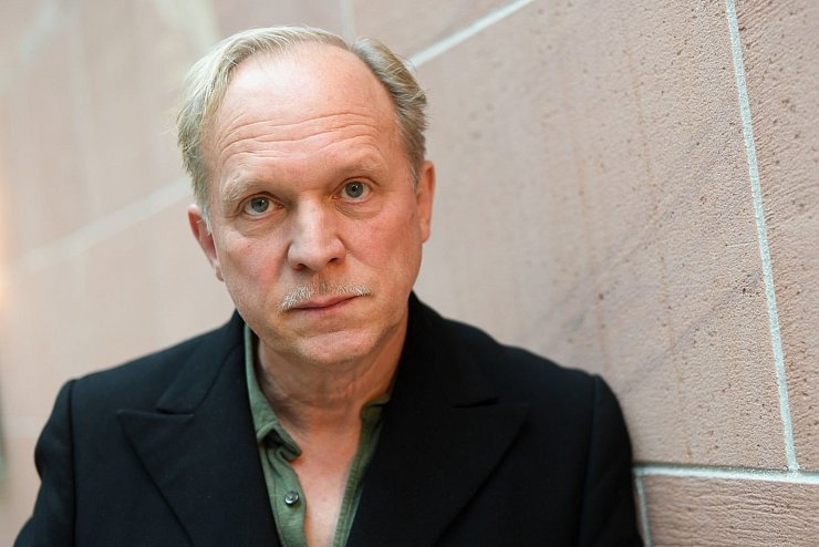 Schauspieler Ulrich Tukur - &copy; Foto: Arne Dedert/dpa