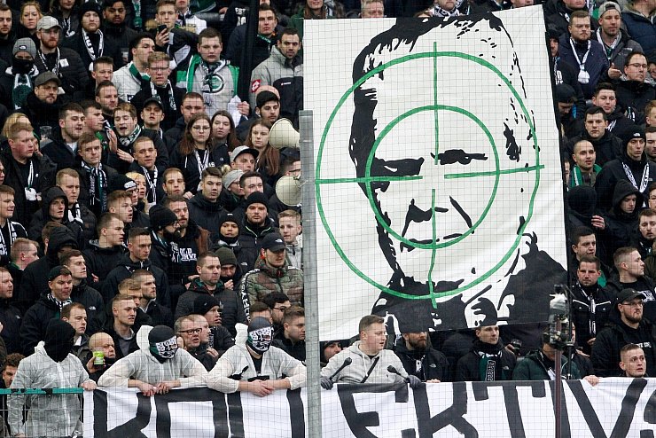 Rote Linie - &copy; Foto: Roland Weihrauch/dpa