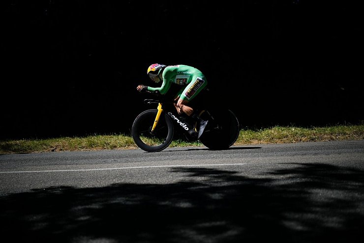 - &copy; Daniel Cole/AP/dpa