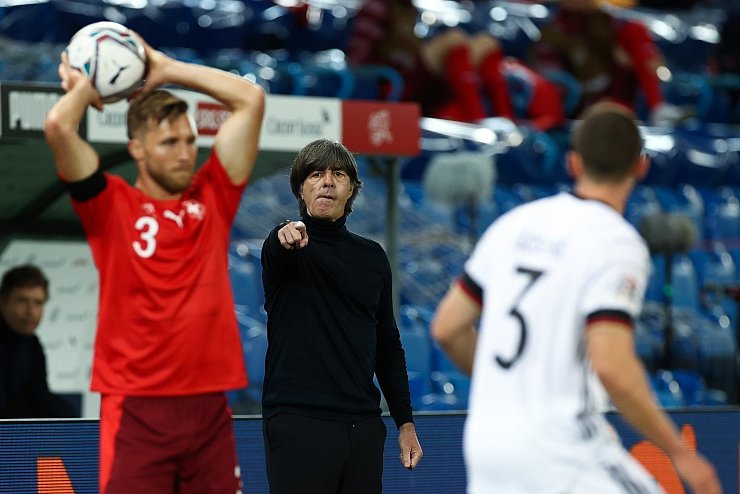 Anweisungen - &copy; Foto: Christian Charisius/dpa