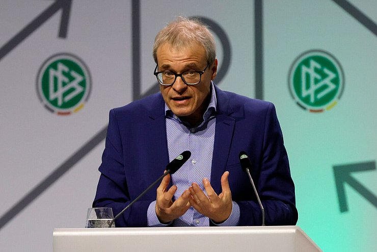 - &copy; Ronald Wittek/EPA-Pool/dpa