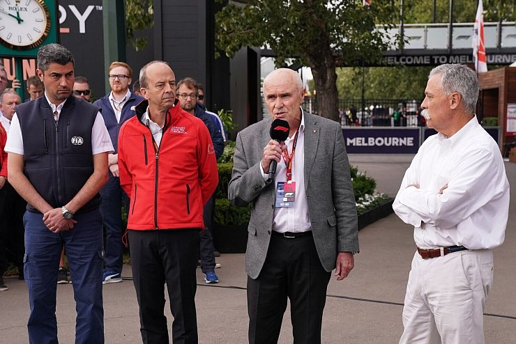 - &copy; Michael Dodge/AAP/dpa