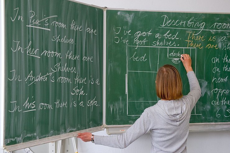 Lehrerin - &copy; Foto: Patrick Pleul/dpa-Zentralbild/dpa