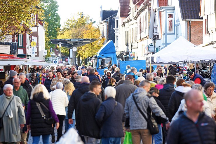 Der Bruchmarkt hat zwei Tage lang in die Lemgoer Innenstadt gelockt. - © Nicole Ellerbrake