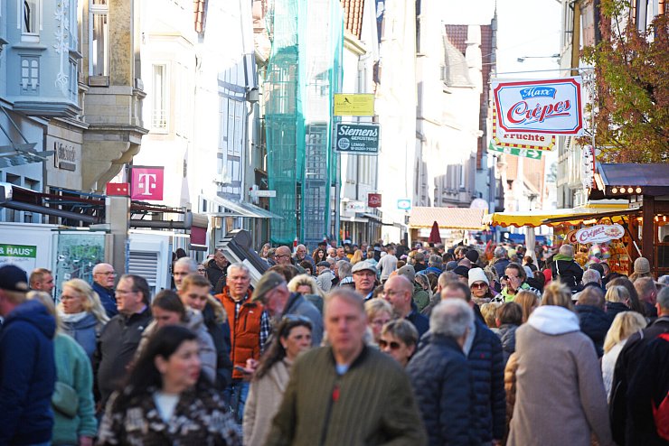 Der Bruchmarkt hat zwei Tage lang in die Lemgoer Innenstadt gelockt. - © Nicole Ellerbrake