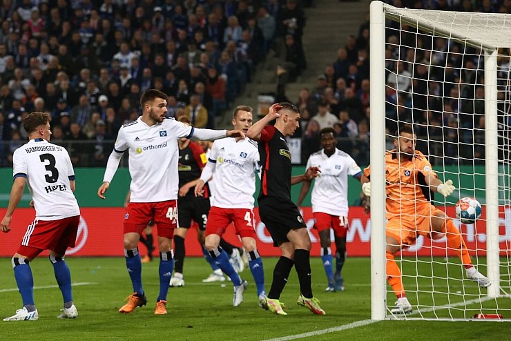 - &copy; Christian Charisius/dpa