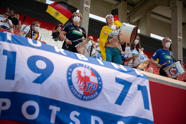 Zuschauer - &copy; Foto: Sebastian Gollnow/dpa