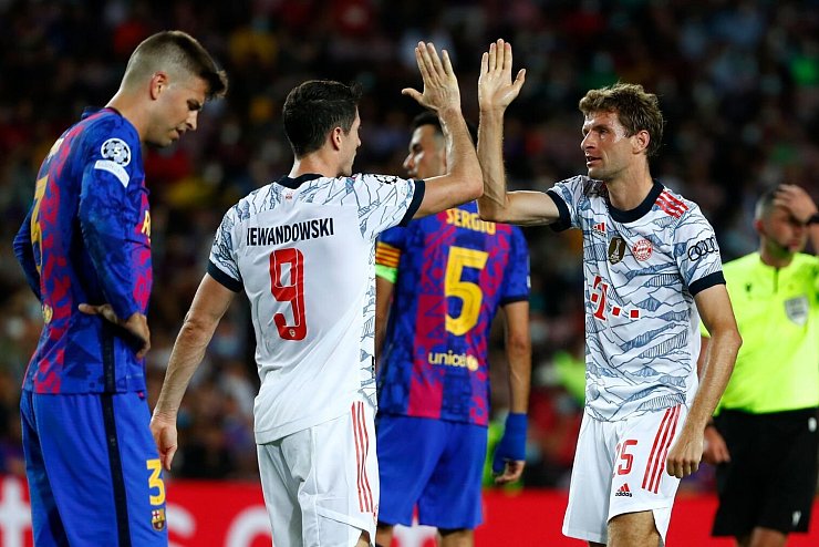 Auftaktsieg - © Foto: Joan Monfort/AP/dpa