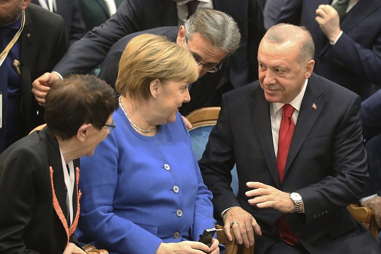 Merkel in Istanbul - &copy; Foto: Uncredited/Pool Presidential Press Service/AP Pool/dpa