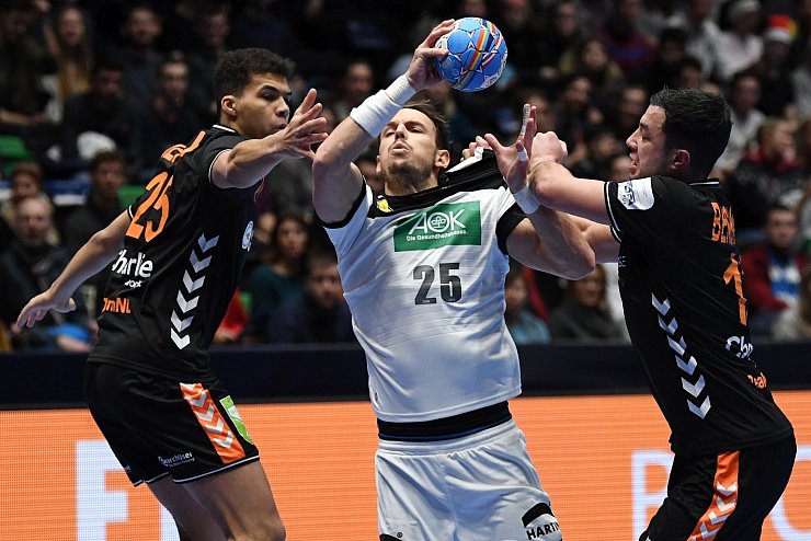 M&uuml;hevoll - &copy; Foto: Robert Michael/dpa-Zentralbild/dpa