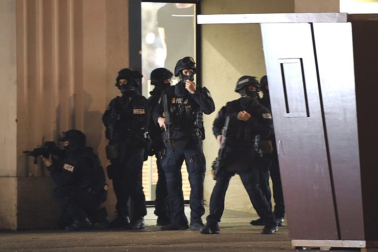 Einsatz in Wien - &copy; Foto: Roland Schlager/APA/dpa