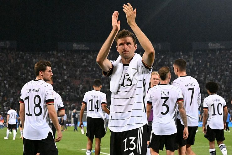 - &copy; Federico Gambarini/dpa