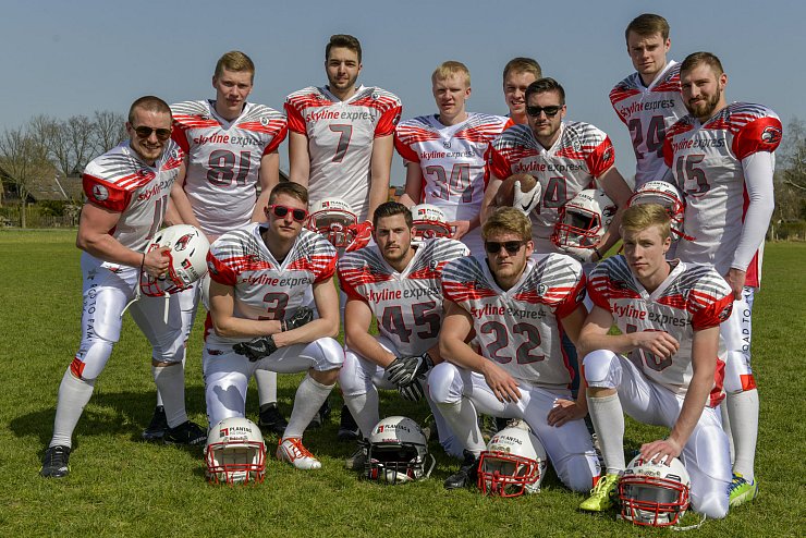 Das sind die TuS Kachtenhausen White Hawks. - © EGON PENNER