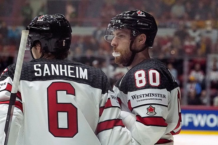 - &copy; Martin Meissner/AP/dpa