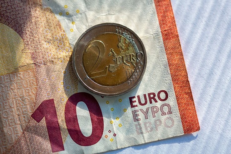 Mindestlohn - &copy; Foto: Fernando Gutierrez-Juarez/dpa-Zentralbild/dpa