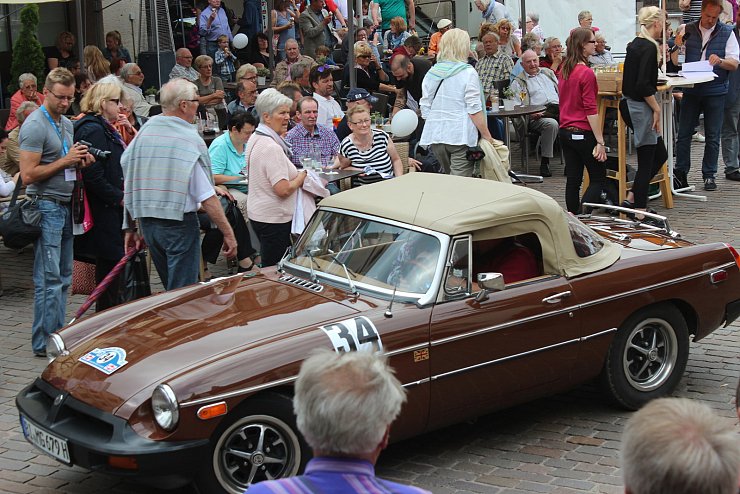 Oldtimer auf den Hansetagen in Lemgo - © Thomas Reineke(LZ)