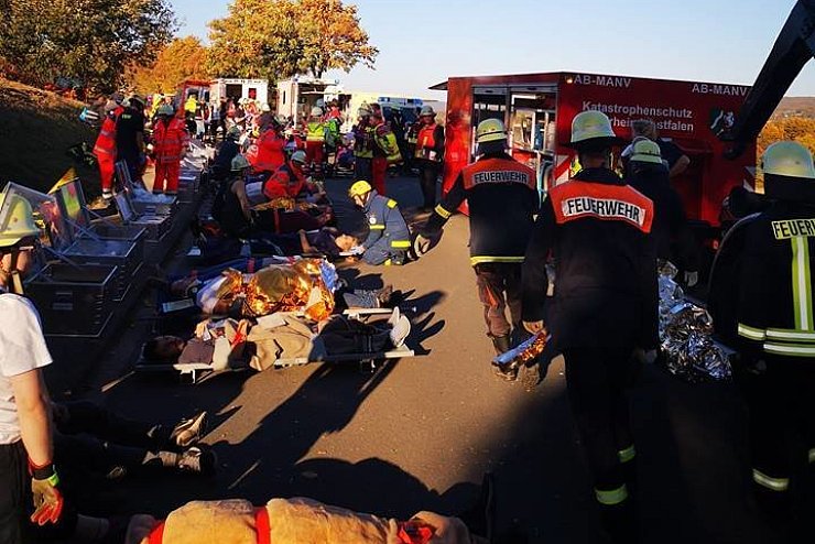 Feuerwehr-Großübung in Kükenbruch - © Löschgruppe Silixen/Feuerwehr Extertal