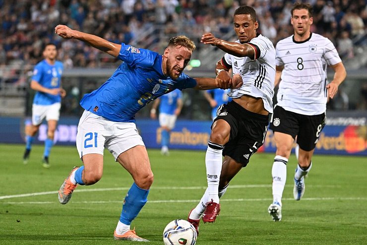 - &copy; Federico Gambarini/dpa