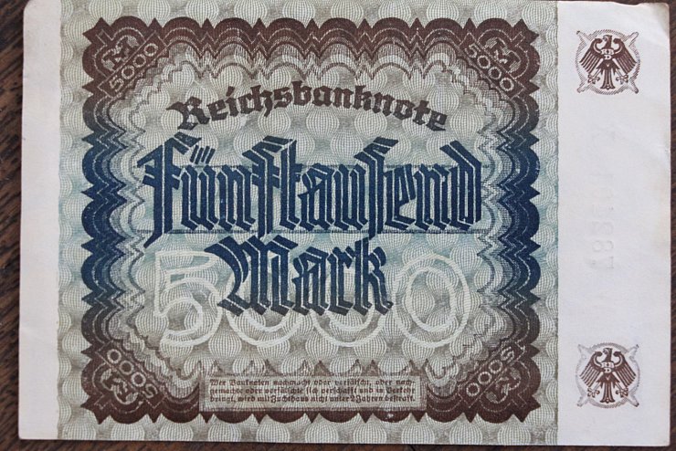 Rückseite einer Reichsbanknote im Wert von fünftausend Mark von 1922. - © Foto: Köhring