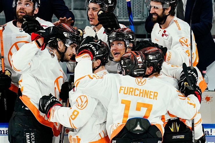 Adler Mannheim - Grizzlys Wolfsburg - © Foto: Uwe Anspach/dpa