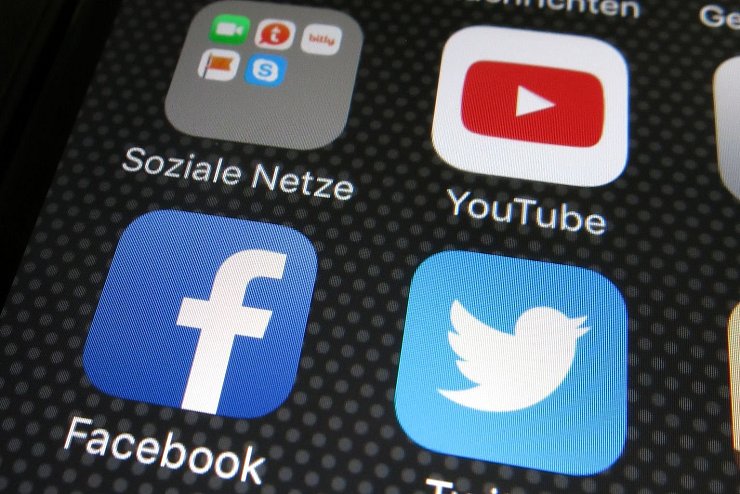 Soziale Netzwerke - © Foto: picture alliance / Franz-Peter Tschauner/dpa