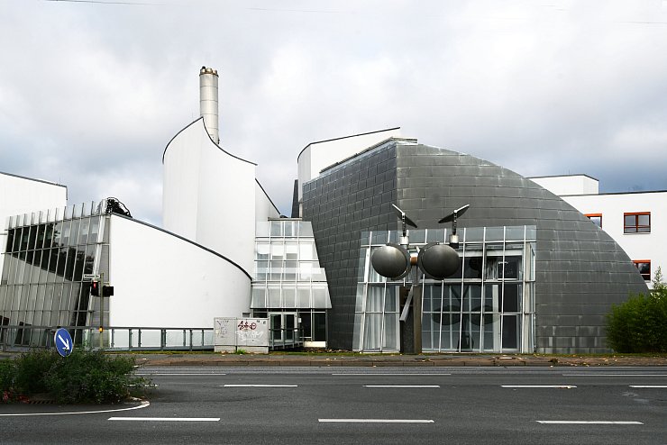 Das Energie-Forum-Innovation an der Mindener Stra&szlig;e ist die Netzleitstelle von Westfalen Weser. Frank O. Gehry hat sie 1995 gebaut. - &copy; Hans-Dieter Lehmann