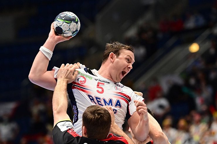 Angriff - &copy; Foto: Marijan Murat/dpa