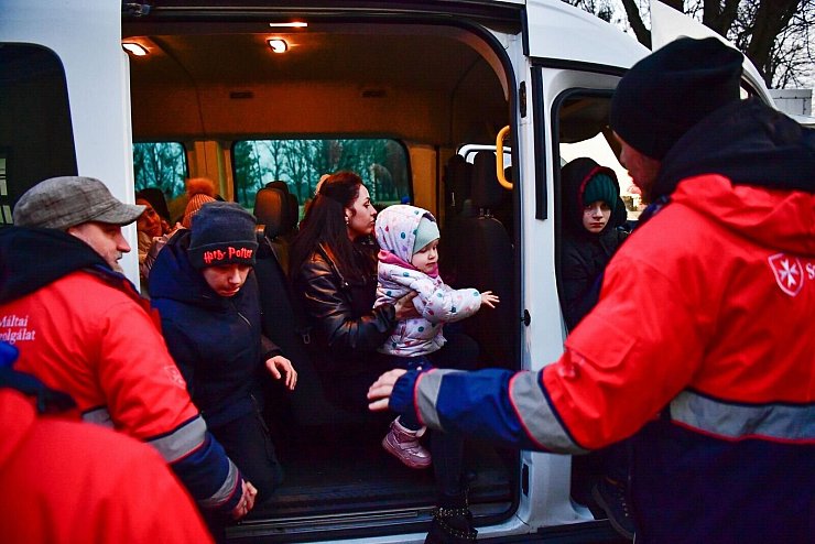 - © Marton Monus/dpa