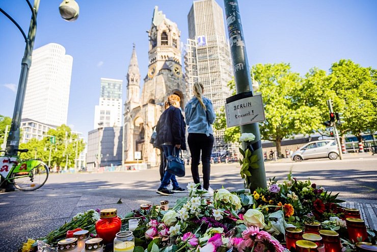 Nach Todesfahrt in Berlin - Gedenken an Opfer - &copy; Foto: Christoph Soeder/dpa