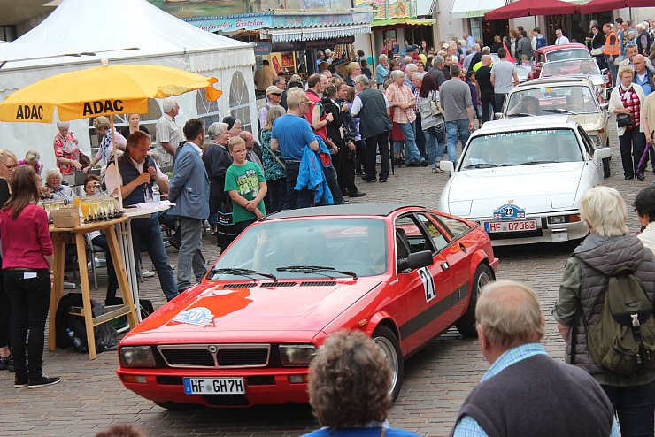 Oldtimer auf den Hansetagen in Lemgo - © Thomas Reineke(LZ)