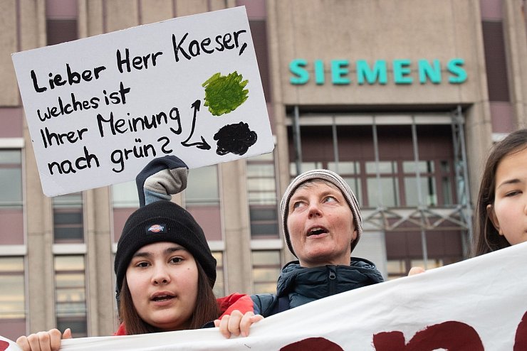 Fridays for Future - &copy; Foto: Julian Stratenschulte/dpa