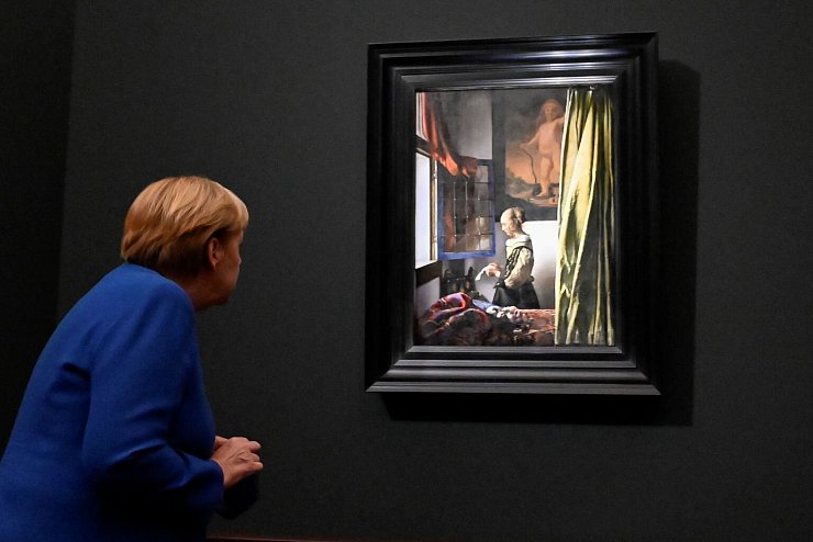Angela Merkel und Vermeer - &copy; Foto: Matthias Rietschel/Reuters/Pool/dpa