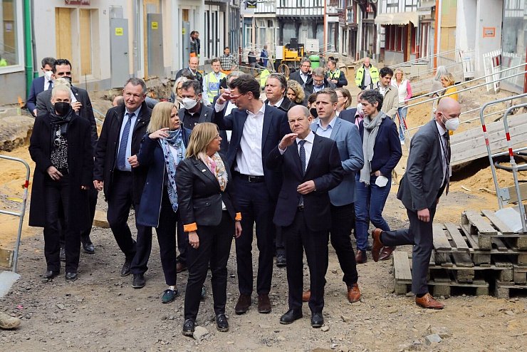 - &copy; Thilo Schmuelgen/Reuters/POOL/dpa