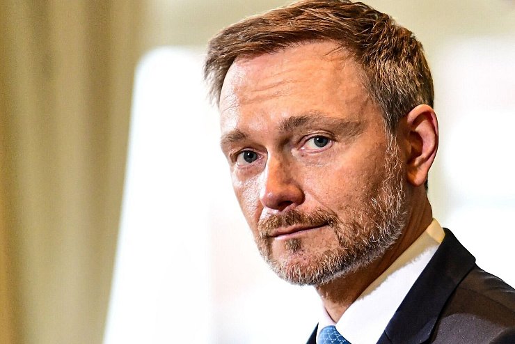 - &copy; Fabian Sommer/dpa