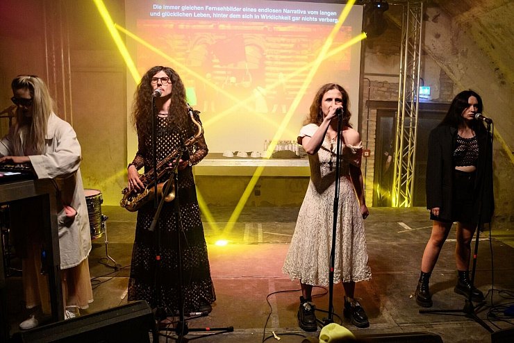 - &copy; Bernd von Jutrczenka/dpa