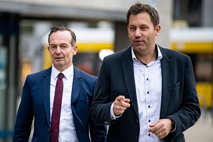 Volker Wissing und Lars Klingbeil - &copy; Foto: Fabian Sommer/dpa