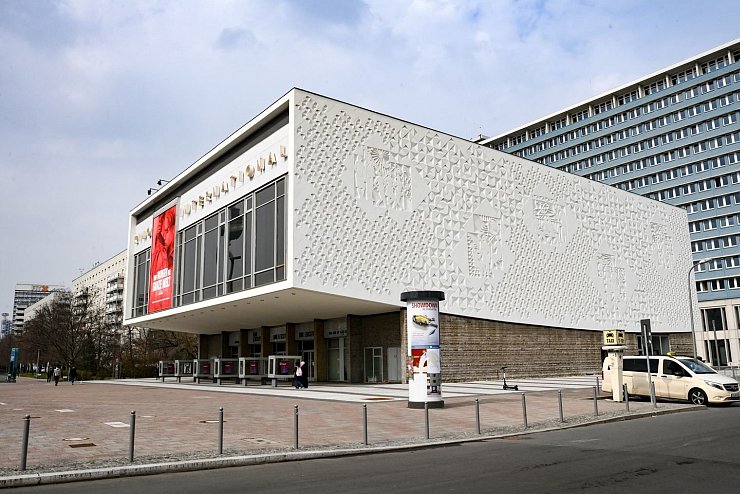 Kino International Berlin - &copy; Foto: Jens Kalaene/dpa-Zentralbild/dpa