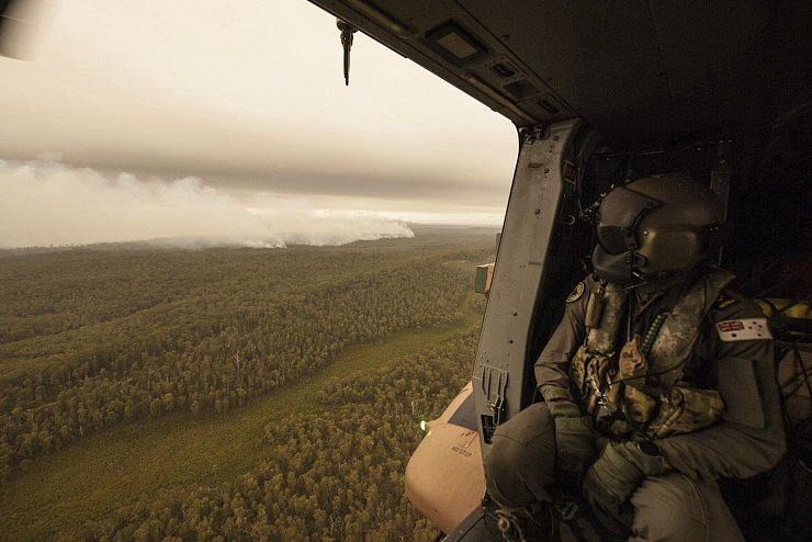 Buschbrände in Australien - © Foto: Private Michael Currie/ADF/AP/dpa