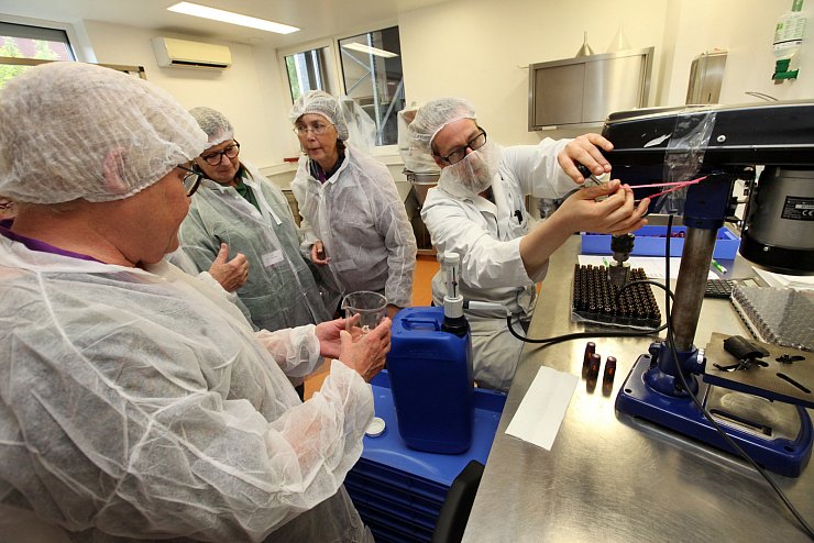 LZ-Leser besuchen die Detmolder Duftmanufaktur Taoasis. - &copy; Bernhard Preuss