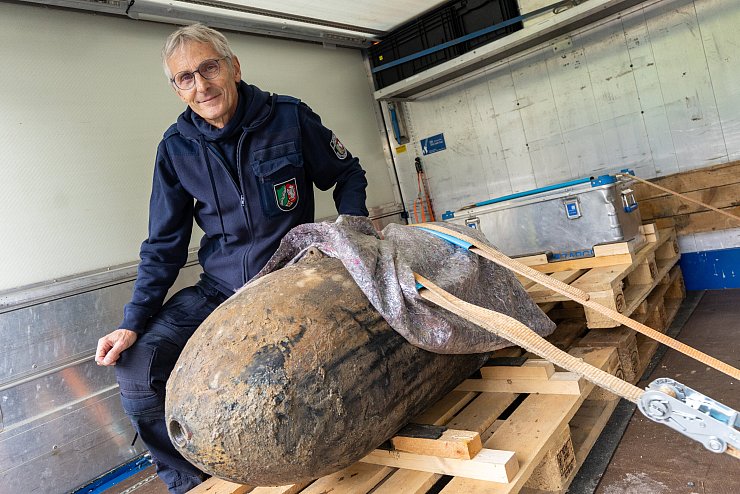 Karl-Heinz Clemens vom Kampfmittelräumdienst hat die 500 Kilo schwere Bombe entschärft. - © Niklas Tüns