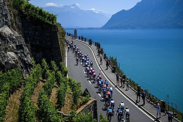 - &copy; Jean-Christophe Bott/KEYSTONE/dpa