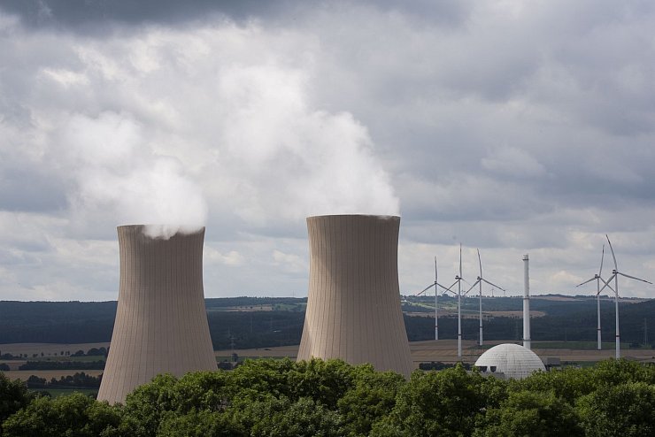 Atomkraftwerk - &copy; Foto: Julian Stratenschulte/dpa