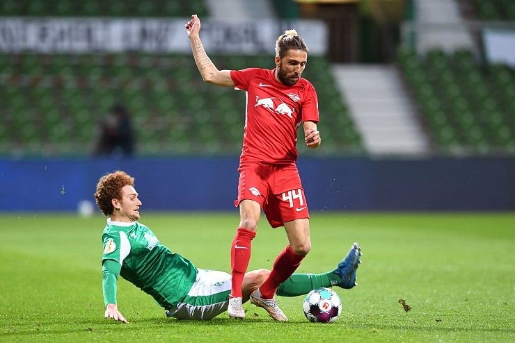 Zweikampf - © Foto: Carmen Jaspersen/dpa